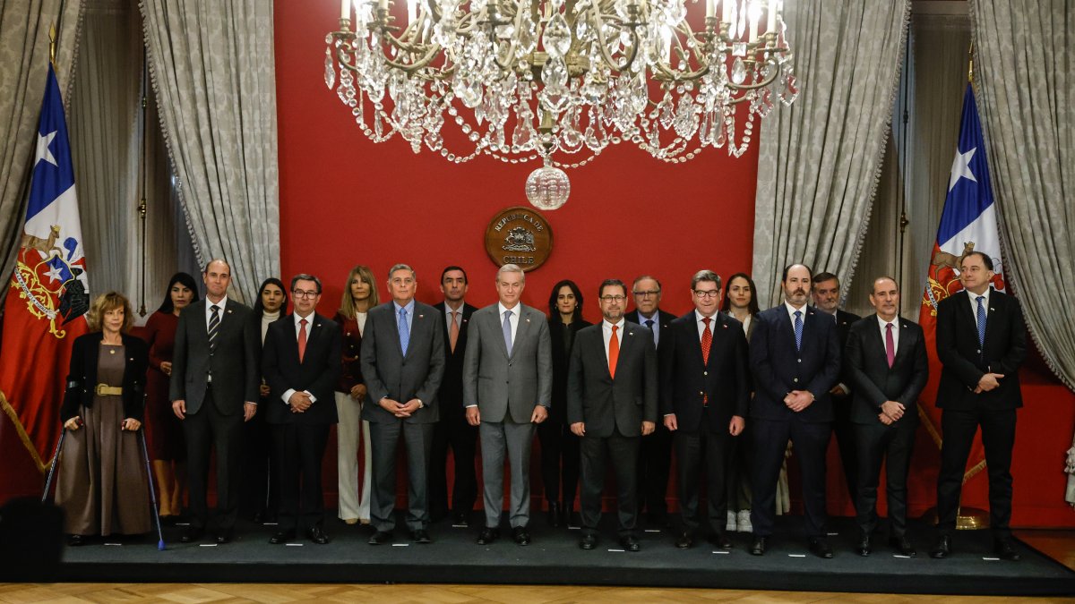 Imagen para: ¡ÚLTIMA HORA! UDI propone mega reforma para reducir ministerios: Esto es lo que realmente pasó